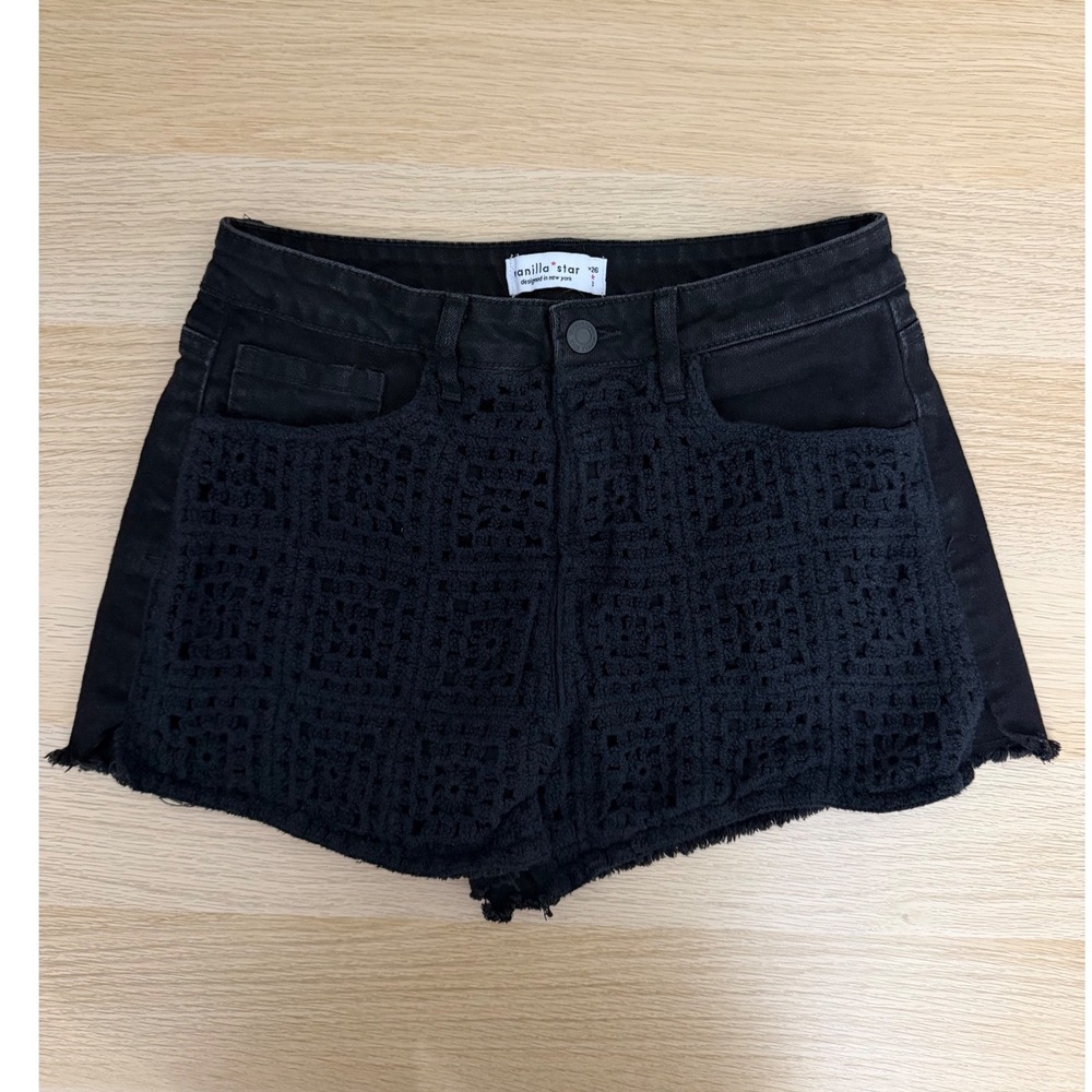 Vanilla Star Black Crochet Overlay Denim Shorts Raw Hem Boho Festival Size 3 W26